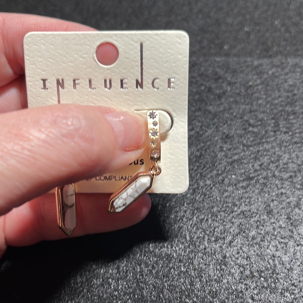 Earrings - Picture 3 of 4